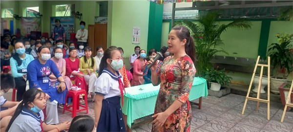 Phát động Viết thư UPU; Sân chơi tiếng Anh